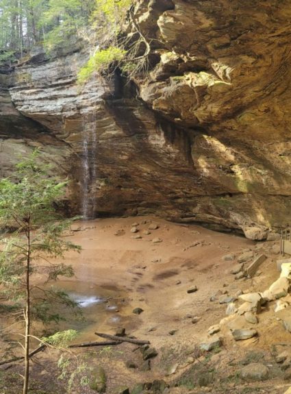 ash cave waterfall at hocking hills